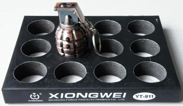 Portachiavi puntatore laser «Grenade» (XIONGWEI)