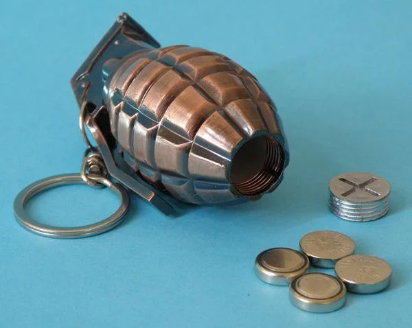 Portachiavi puntatore laser «Grenade» — foto 2 dell'alert A12/1820/18