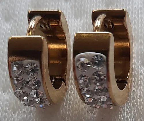 Orecchini «Groove earrings with rhinestones in the shape of a circle, gold» — foto 1 dell'alert A12/01046/22