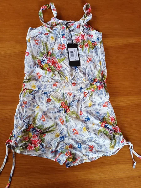 Tuta per bambini «GUESS» — foto 2 dell'alert A12/01791/23