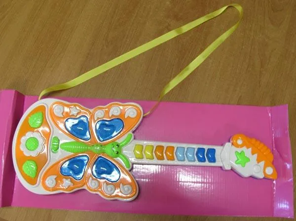 Chitarra giocattolo «Guitar Butterfly Music» — foto 3 dell'alert A12/0597/19