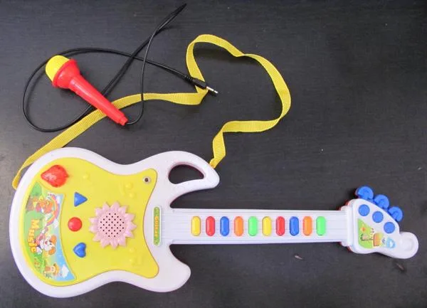 Chitarra giocattolo «Guitar Music» — foto 4 dell'alert A12/0725/19
