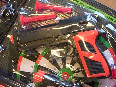 Set di armi giocattolo «Gunplay» — foto 3 dell'alert A12/01531/22