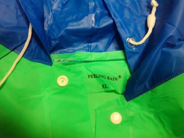 Impermeabile per bambini «gyermek esőköpeny ("Children's raincoat")» — foto 4 dell'alert A12/1496/15