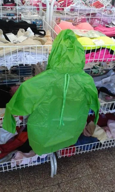 Impermeabile per bambini «Gyermek Esőköpeny ('Children's raincoat')» — foto 2 dell'alert A12/1380/14