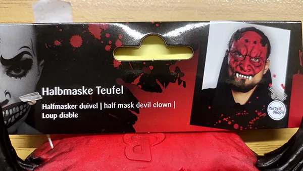 Maschera di fantasia-vestito «Half mask devil / Halbmaske Teufel» — foto 3 dell'alert A12/00161/23