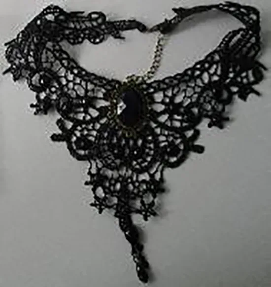 Collana «Halskette Damen Collier schwarz Gothik-Stil gehäckelt» — foto 1 dell'alert INFO/00085/21