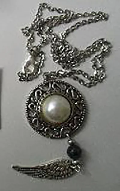 Collana «Halskette Scheibe Perle Engelsflügel Silber» — foto 1 dell'alert INFO/00086/21
