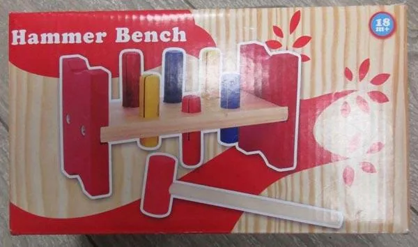 Giocattolo di legno «Hammer Bench» (Free &amp; Easy)