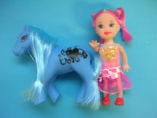 Set di bambole di plastica «Happy Carbon Pony» — foto 2 dell'alert A12/01808/20