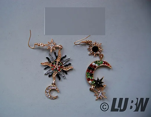 Orecchini «Happyyyami 1 Paar Ohrringe mit Mond und Sonne, Perlenohrringe mit Strass, Asymmetrische …» — foto 2 dell'alert INFO/00035/22