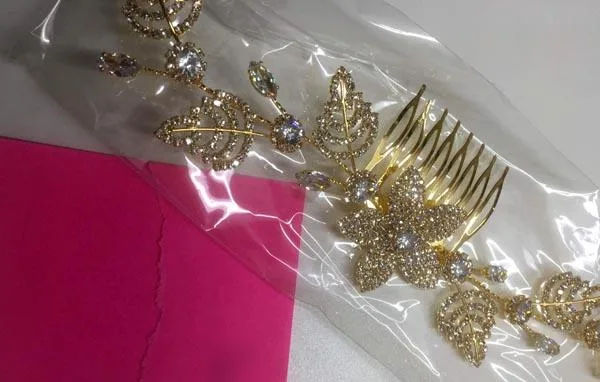 Gioielli per capelli e barrette «Hårspännen och smycken» — foto 1 dell'alert INFO/0142/19
