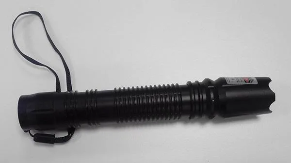 Puntatore laser «High Power Green Laser Pointer Flashlight Pen» — foto 1 dell'alert A12/1027/18