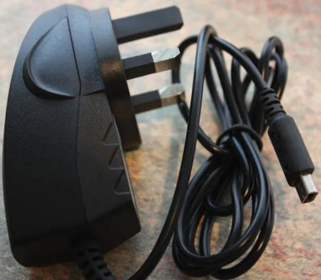 Caricabatterie «High Quality Travel Charger» — foto 2 dell'alert A12/0746/13