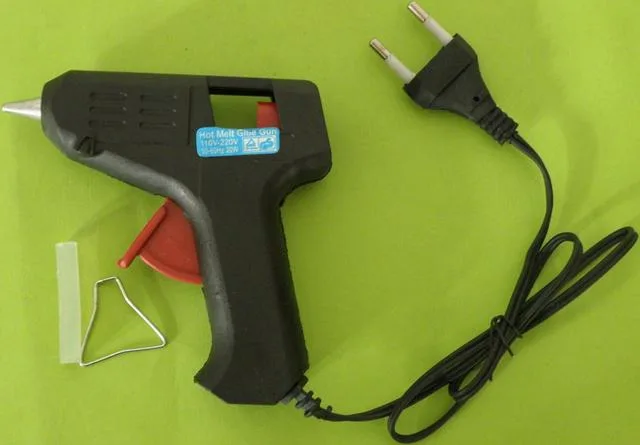 Pistola di colla «Hot Melt Glue Gun» — foto 1 dell'alert A12/1390/13
