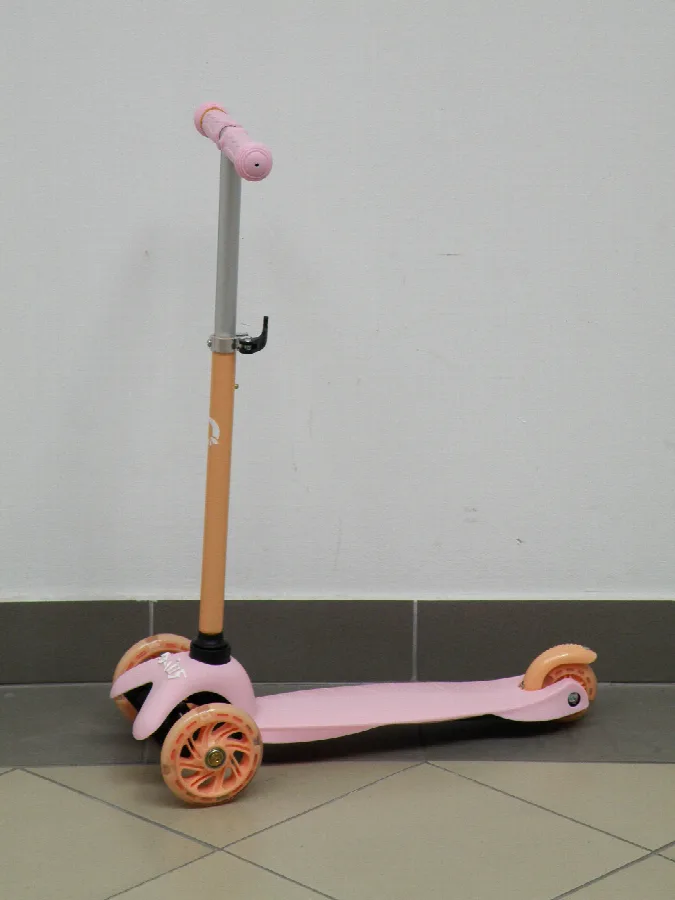 Scooter giocattolo «HULAJNOGA / KICK SCOOTER / ROLLER» (QKIDS)
