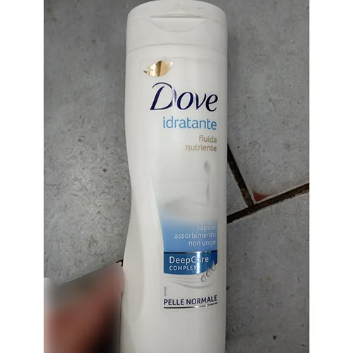 Lozione per il corpo «Hydrating body milk - idratante fluida nutriente, rapido absorpción non unge» (Dove)
