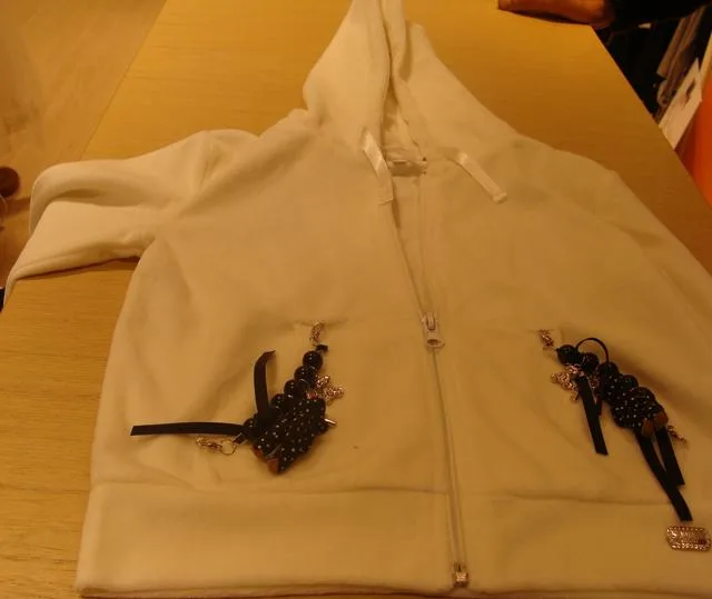 Il blouson della ragazza — foto 2 dell'alert 1310/10