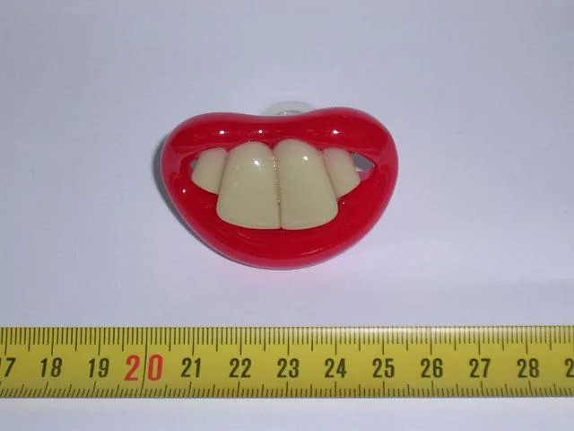 Il succhietto del bambino – Nutty Professor denti — foto 2 dell'alert 0975/09