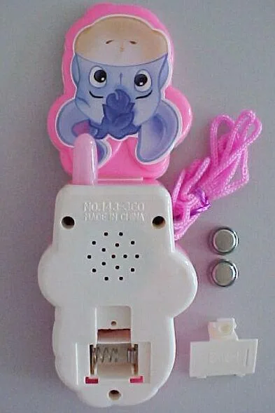 Il telefono cellulare giocattolo. — foto 2 dell'alert 1282/07