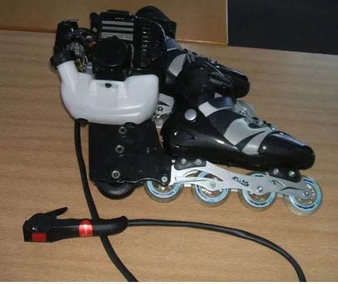 In linea Skates – Scarpe da pattinaggio a benzina. — foto 1 dell'alert 1023/07