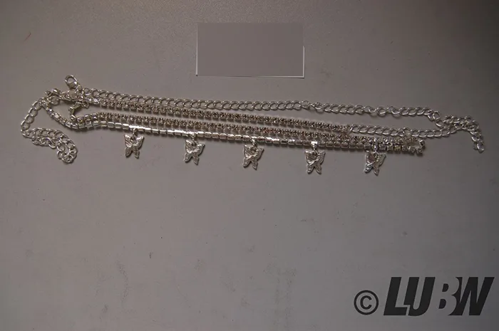 Catena in vita «IYOU Glänzend Kristall Taillenkette Silber Schmetterling Strass Bauchketten Bling Nachtc…» — foto 2 dell'alert INFO/00056/22
