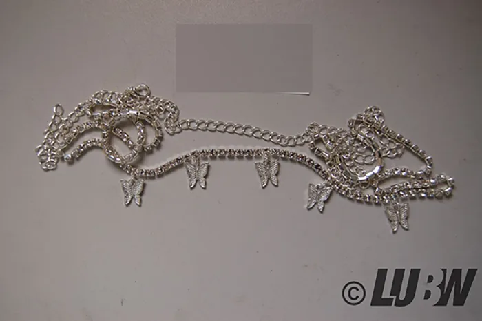 Catena in vita «IYOU Glänzend Kristall Taillenkette Silber Schmetterling Strass Bauchketten Bling Nachtc…» — foto 3 dell'alert INFO/00056/22