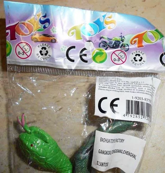 Serpente di plastica «Játék állat [Toy animal]» — foto 2 dell'alert A12/1017/16
