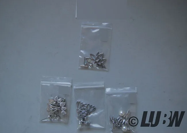 Set di orecchini «Juland 4 Paare Hohle Lotusblume Ohrringe Zurück Manschetten Jacke Ohrringe Crystal Simpl…» — foto 2 dell'alert INFO/00064/22