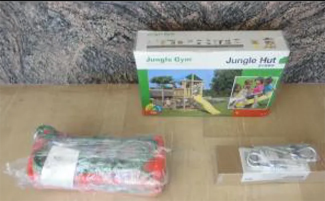 Parco giochi con scivolo e altalena «Jungle Gym Hut Play tower with swing module Jungle» — foto 2 dell'alert A11/00050/21