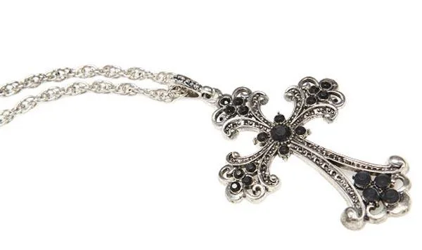 Collana di collane «Kette Kreuz schwarz ('Black cross necklace')» — foto 1 dell'alert A12/1115/17