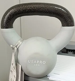 Peso della palestra «Kettle bell 4 kg» — foto 1 dell'alert A12/00235/23