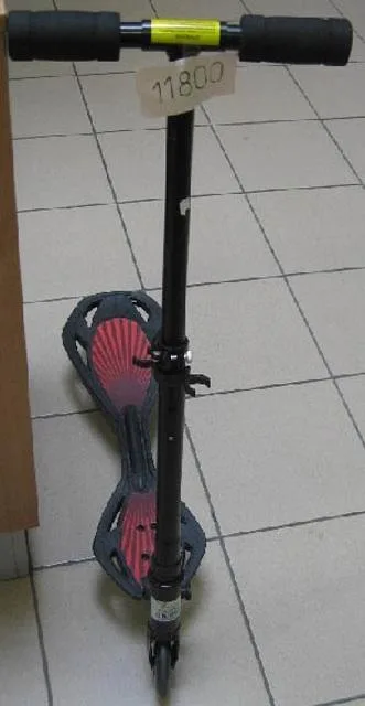Scooter di calcio «KICK and CARVE Scooter» — foto 1 dell'alert A12/1761/13