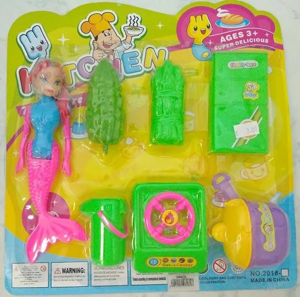 Bambola in plastica con accessori «Kitchen» (Unknown)