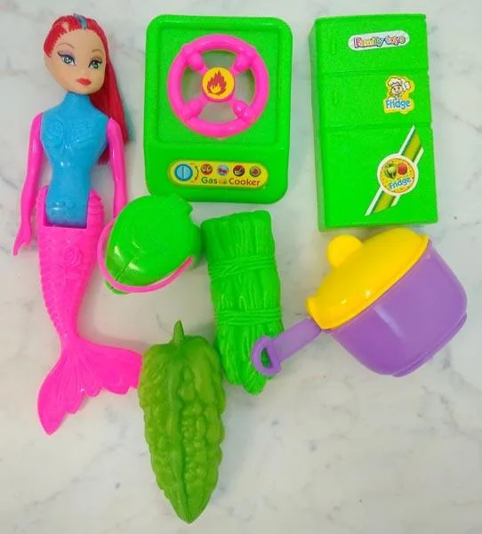Bambola in plastica con accessori «Kitchen» — foto 3 dell'alert A12/1446/17