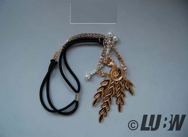 Accessori per abiti di fantasia «KQueenStar 1920s Damen Gatsby Kostüm Accessories Set Halskette Handschuhe Zigarettenhalt…» — foto 3 dell'alert INFO/00045/22