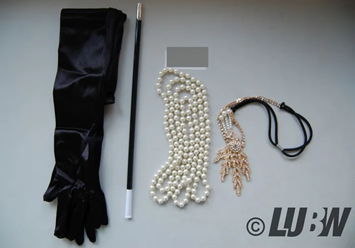 Accessori per abiti di fantasia «KQueenStar 1920s Damen Gatsby Kostüm Accessories Set Halskette Handschuhe Zigarettenhalt…» — foto 7 dell'alert INFO/00045/22