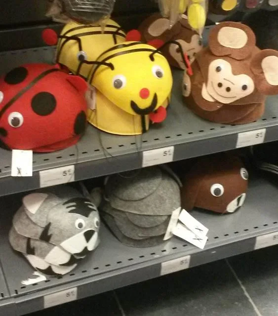 Cappello vestito fantasia «Ladybird Hat (Chapeau Feutrine Coccinelle)» — foto 2 dell'alert A12/1823/14