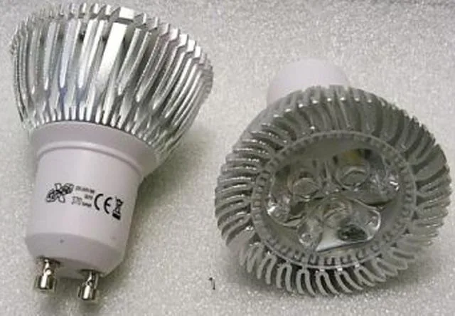 Lampada a LED "Green X" &amp; #13; &amp; #13; (Lexxa)