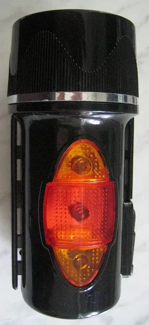Lampada con batteria e caricabatteria incorporata – Luce di prudenza di illuminazione — foto 3 dell'alert 0595/09