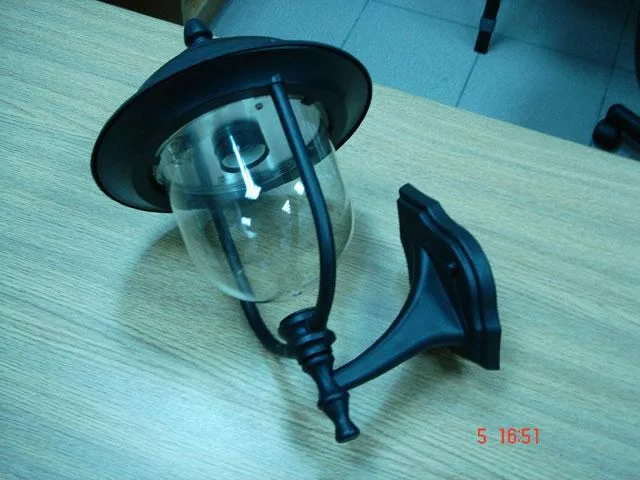 Lampada da esterno a parete — foto 1 dell'alert 1354/09