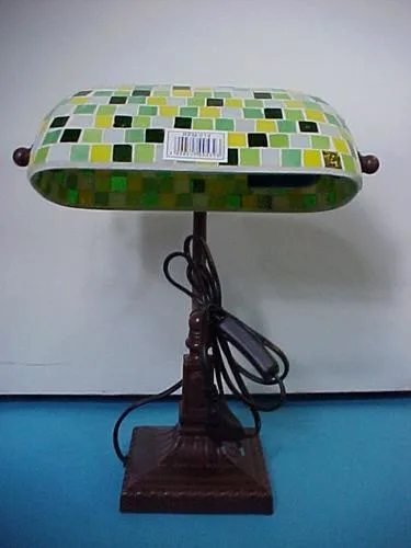 Lampada da scrivania con paralume a mosaico — foto 1 dell'alert 0800/06