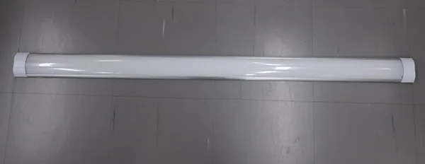Lampada da soffitto a LED — foto 4 dell'alert A12/01384/23