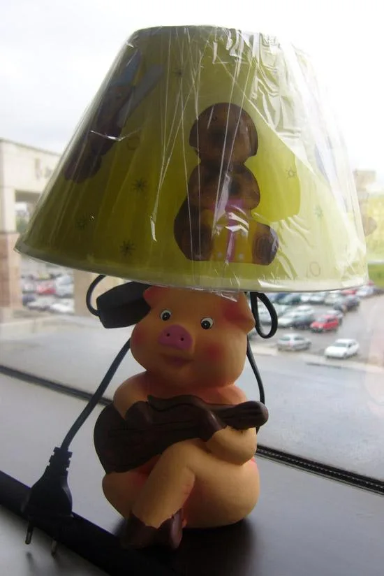 Lampada da tavolo bambino con base in ceramica. — foto 1 dell'alert 1257/07