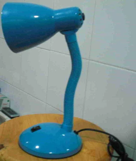 Lampada da tavolo — foto 1 dell'alert 1530/09