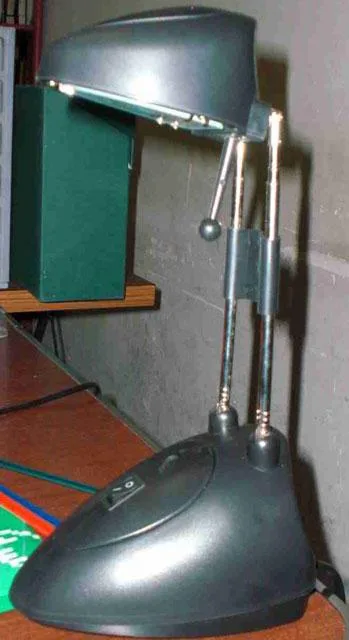 Lampada da tavolo – Lampada da tavolo alogen — foto 1 dell'alert 1618/09