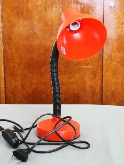 Lampada da tavolo portatile (TESCO)