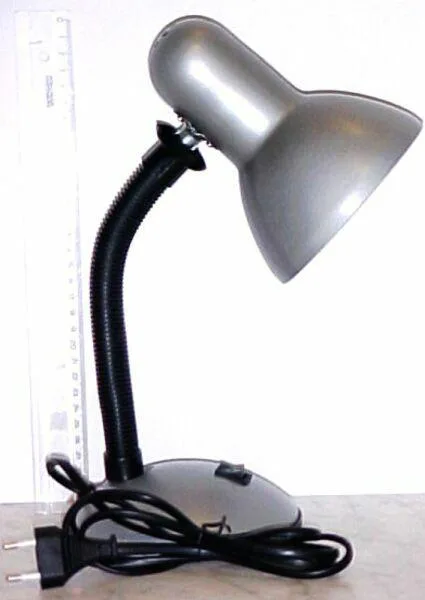 Lampada da tavolo (TOMI) — foto 1 dell'alert 0354/07