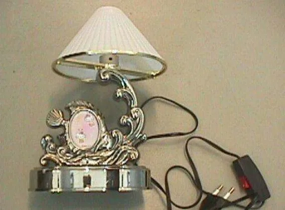 Lampada da tavolo — foto 2 dell'alert 1501/08
