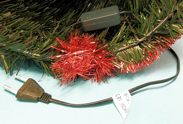 Albero di Natale con catena di illuminazione «LAMPKI CHOINKOWE LED» — foto 4 dell'alert A12/00573/22